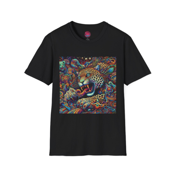 Vibrant Leopard Graphic T-Shirt for Nature Lovers