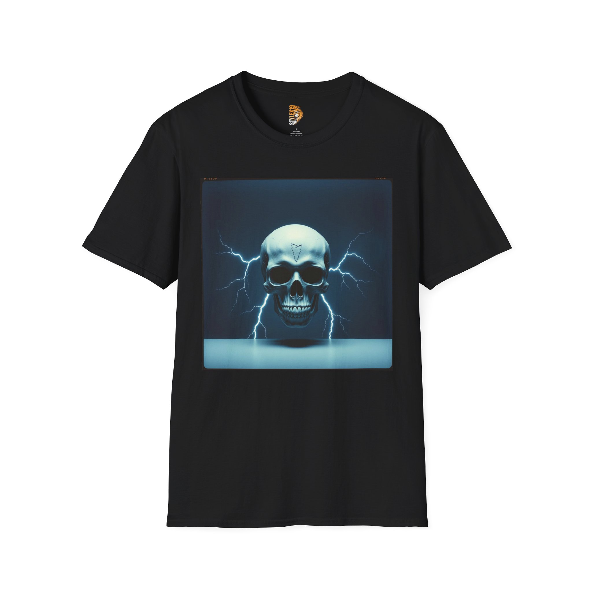 Unisex Skull Lightning Graphic T-Shirt - Edgy Vintage Design